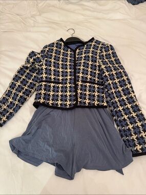 Cropped Houndstooth Tweed Jacket in Blue & White